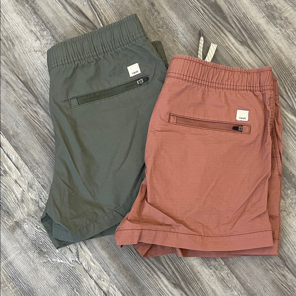 Vuori Women’s  Casual Shorts in Rust and Green